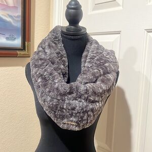 BEBE FAUX FUR INFINITY NECK WARMER GRAY SCARF.